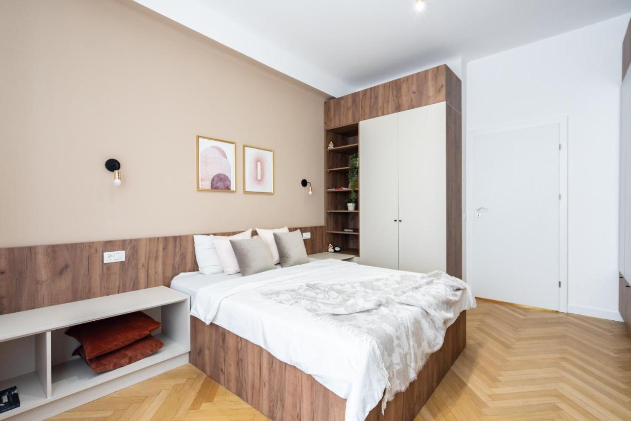Old Town Bucharest, Luxury 2 Bedrooms Apartment المظهر الخارجي الصورة